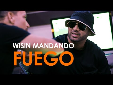 La energia de Wisin en el estudio junto a Victor Manuelle