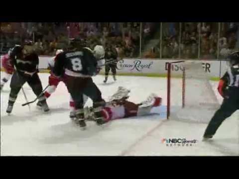 Red Wings' Howard robs Ducks' Selanne [8 May, 2013]