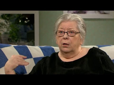 Agneta om att leva med Alzheimers sjukdom - Malou Efter tio (TV4)