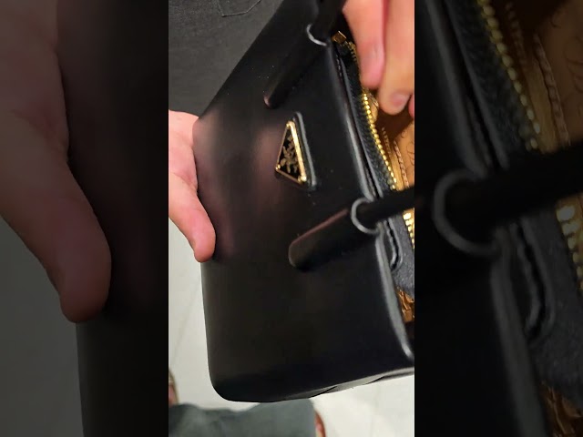 حقيبة برادا جلد ناعم مقاس 20 عنابي