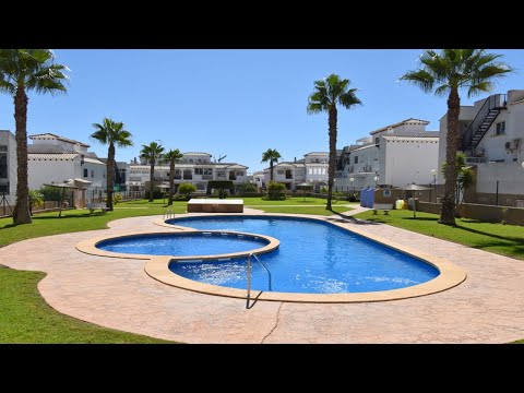 €139,999- 2 bedroom, 1 bathroom 1st floor apartment in Punta Prima. 