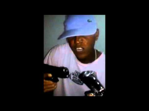 Patos Hoje - Man displays weapons in video and makes threats to rival groups in Patos de Minas