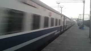 preview picture of video 'Barbil-Jansatabdhi -Adityapur Railway Station'