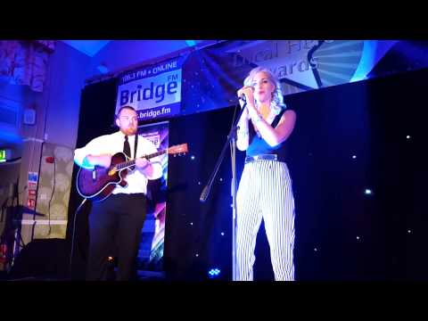 Karis Thomas & Craig Hitchings Accoustic