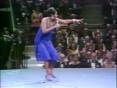 PEARL BAILEY sings THAT'S LIFE live at MADISON SQUARE GARDEN with LES BROWN 1968