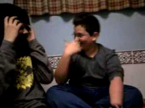 LOCOMAN 1:Viendo chistes