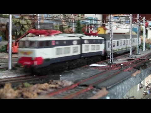 E656 021 con IC "Peloritano" (Roma)-Messina-Siracusa anni '90 [fermodellismo scala H0]