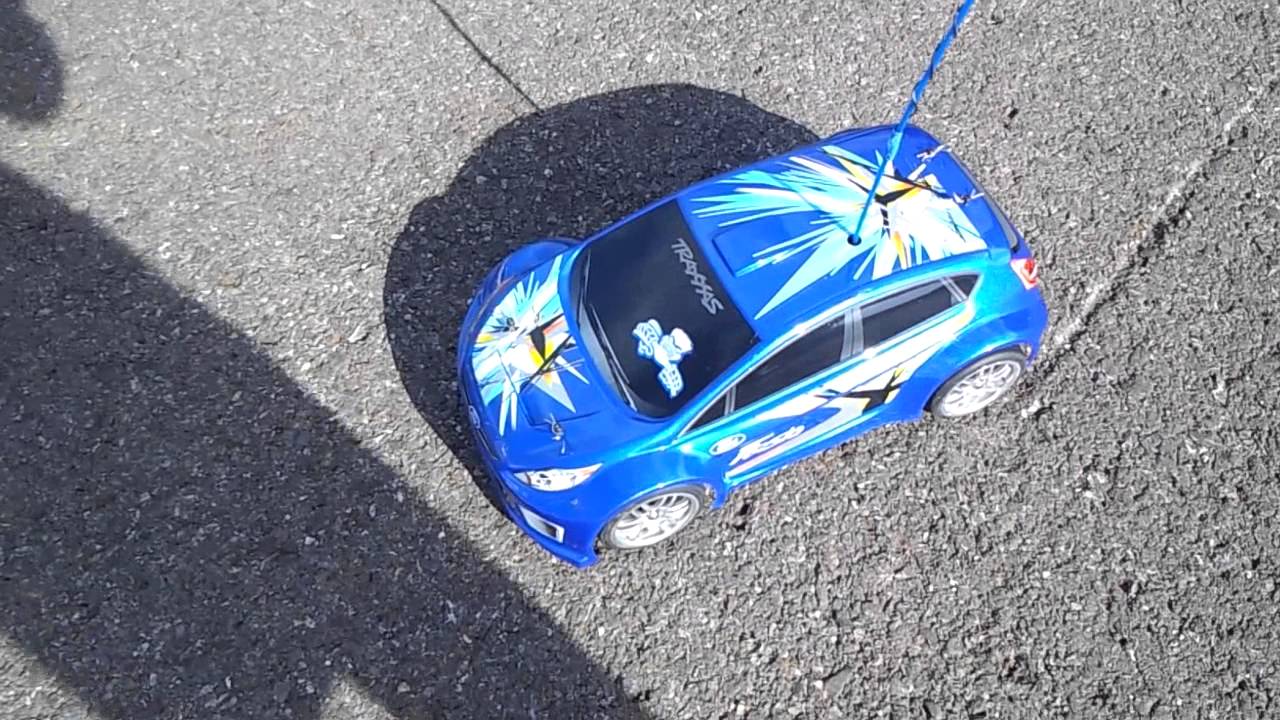 RC auto Traxxas Ford Fiesta 1:16 RTR