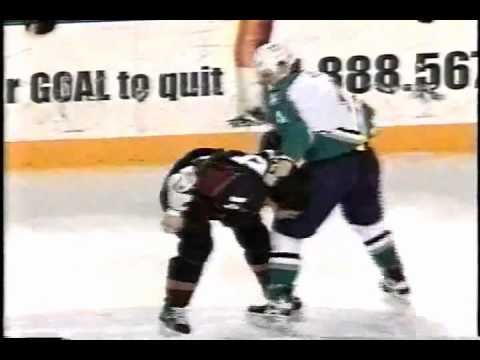 Hockeyfighters.cz  Juha Alen vs Zenon Konopka.wmv