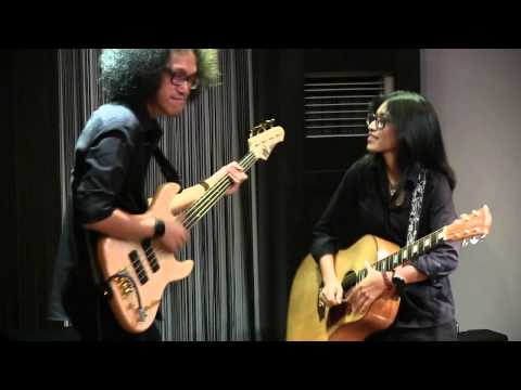 Endah N Rhesa - Baby It's You @ Mostly Jazz 17/05/12 [HD]