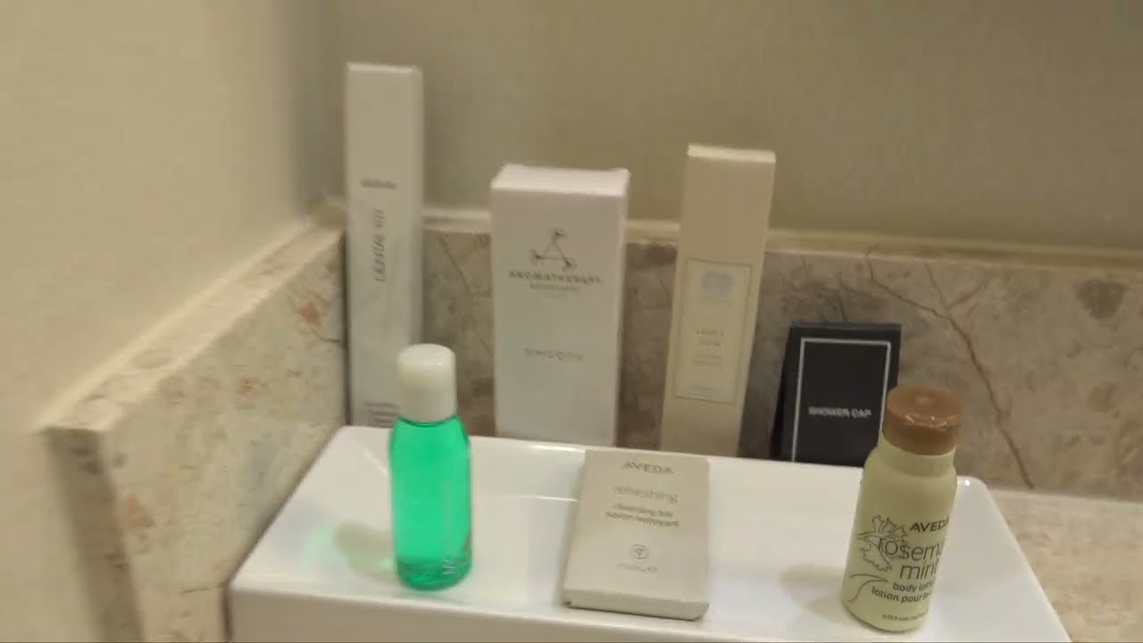 Minute Suites (Gate B24)