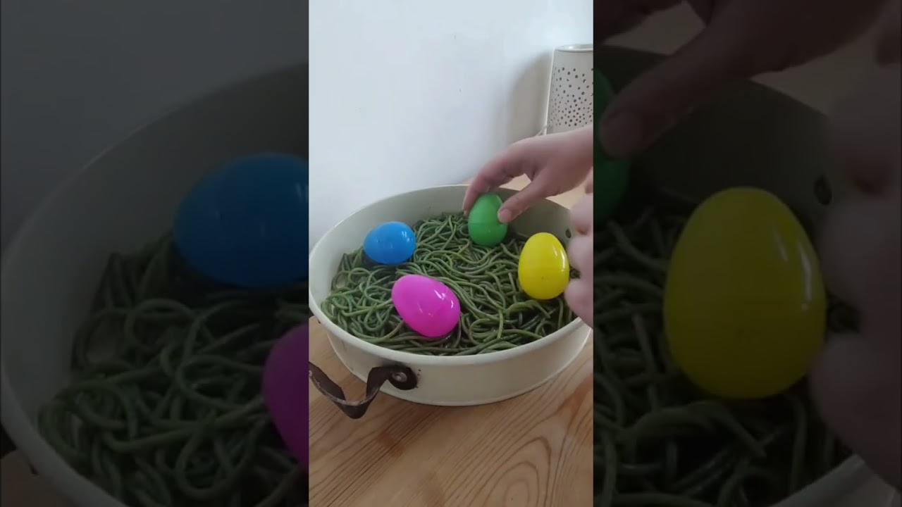Taste-safe Easter activity. This sensory bin is great for preschoolers and toddlers to explore.