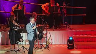 Daniel O'Donnell - Leaving on a Jet Plane (Croydon 2025)