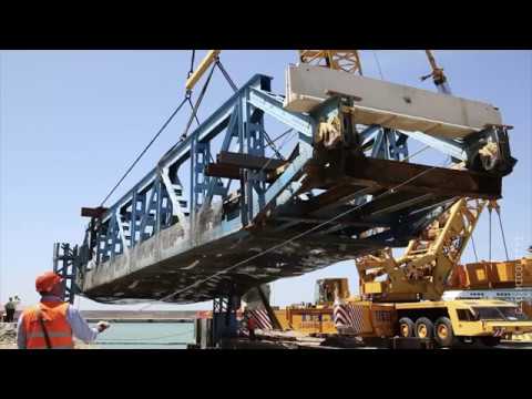 Rimozione di ponte imbarco in acciaio