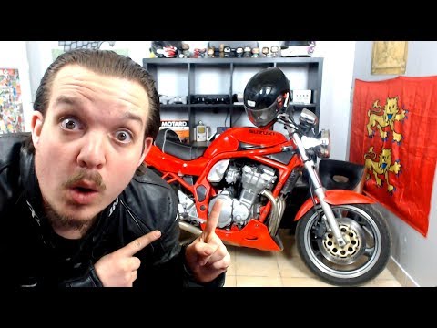 J'AI GARÉ MA MOTO DANS MON BUREAU