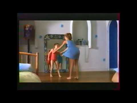 Publicité 2000 Petit Bateau (Soeurs qui danse)