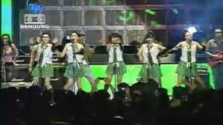 Download lagu 5Bidadari - Aku Atau Dia @ HUT64 Kodam3 Siliwangi (TPI. 03-05-2010) mp3