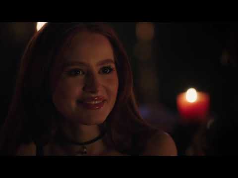 Cheryl asks Heather to help her in making a private library I Riverdale 6x15 opening scene