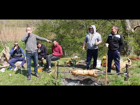 Bine-i vara la colibă!