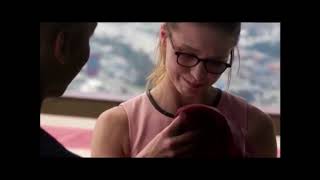 Supergirl, Holding Out For A Hero feat Glee