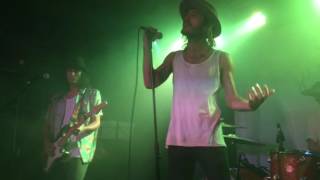 Cosas que no se pagan con dinero. Marlon