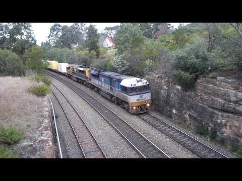 Aurizon 6BM7 and a NSW TrainLink Endeavour at Picton 9/7/16