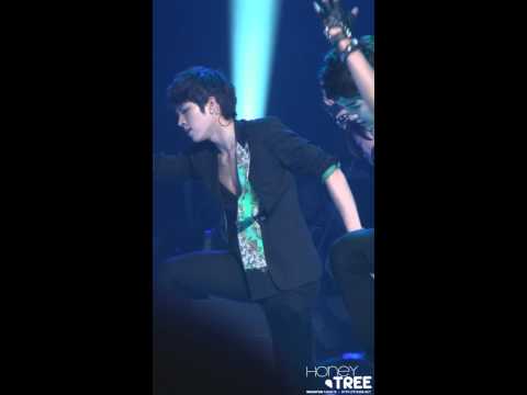 120605 [Fancam] 열린음악회: The Chaser (추격자) 우현ver.