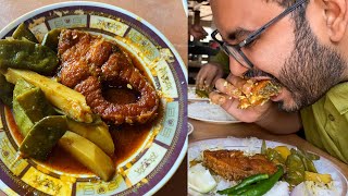 Download lagu Eating Lunch(Rice & Big Fish Curry, Kala Bhuna) With Friends at Munshi Hotel mp3