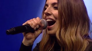 Melanie C - Never Be The Same Again (Clip, Acoustic Live in Germany)