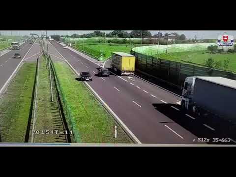 Szaleńcza jazda BMW pod prąd na S17