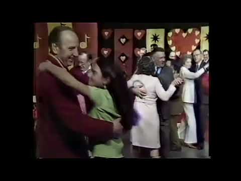 Stanley Kozera & The Knights of Melody -  Frank Knight Polka Show 1973 -  Spinning Wheel.