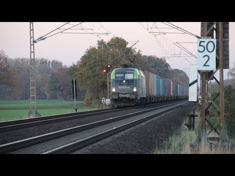 Züge in Seggebruch mit Taurus CAT 1016 036. Trains in Seggebruch with Taurus CAT 1016 036.