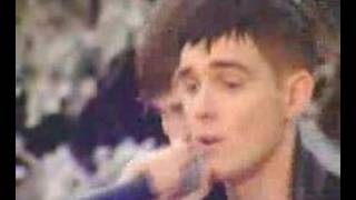 V - Can You Feel It (X-mas TOTP Saturday - 25.12.04)
