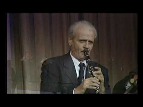 Kaba e Gjeneral Gramafonit Usta Laver Bariu dhe sazet e Permetit.