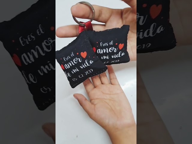 Vídeo relacionado con AnJeey Llavero personalizado con foto y texto personalizados - Regalo romántico de aniversario y San Valentín para hombres, prometido, papá - Regalo de San Valentín para él, novio, esposo (Vertical)