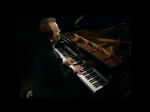 Mark Anderson performs George Gershwin's 'The Man I Love'