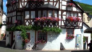 preview picture of video 'Ferienland Cochem an der Mosel: Beschauliche Winzerorte mit Fachwerkhäusern'