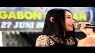 VITA ALVIA - NGELABUR LANGIT ( LIVE DIRA PARK AMBULU JEMBER )