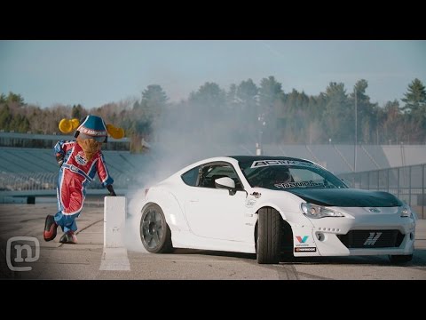 Ryan Tuerck hace drift en el New Hampshire Motor Speedway