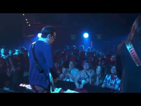 Weezer - Troublemaker (iHeartRadio 2015)