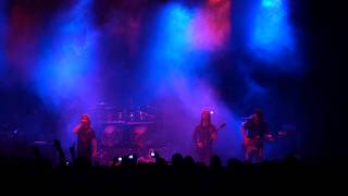 ANGRA - Deus Le Volt! / Spread Your Fire HD (Chile 2011)