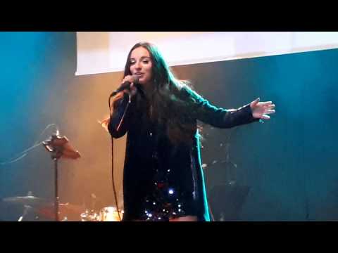 Milijon in ena (live) - Klara Jazbec