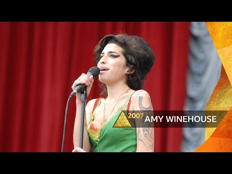 Amy Winehouse - Tears Dry On Their Own (Glastonbury 2007)