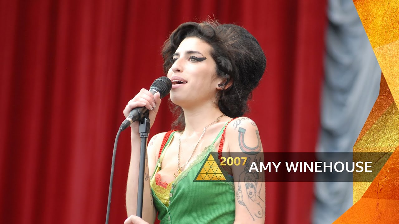 Amy Winehouse - Tears Dry On Their Own (Glastonbury 2007) - YouTube
