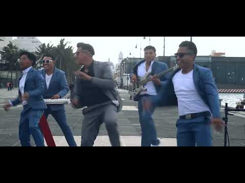 LA CUMBIA DE LAS BOTELLITAS | LOS DE LA CUMBIA PERRONA LOS BROTHERS BAND#Cumbiassonidera