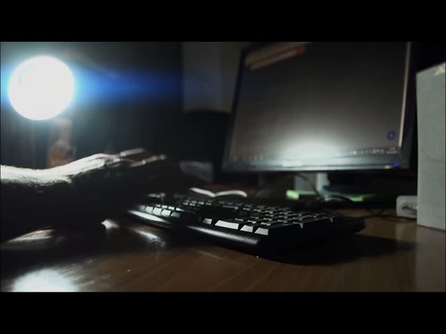 Пособника телефонных аферистов задержали в Ангарске