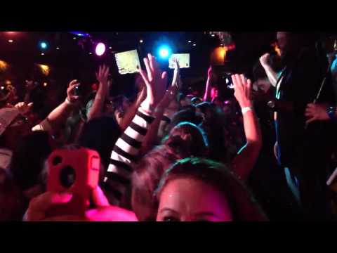 J Boog ft Peetah Morgan "Sunshine Girl" live in Hawaii