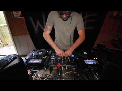 DJ - V.O - ODESKi - 15 min. of groovy fun.