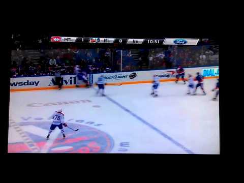 Casey Cizikas hits on Alex Galchenyuk