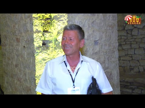 “Moj Katina, zemrën seç ma merr, dil në penxhere të shoh njëherë, zëri yt më vret“ - Ora Verore